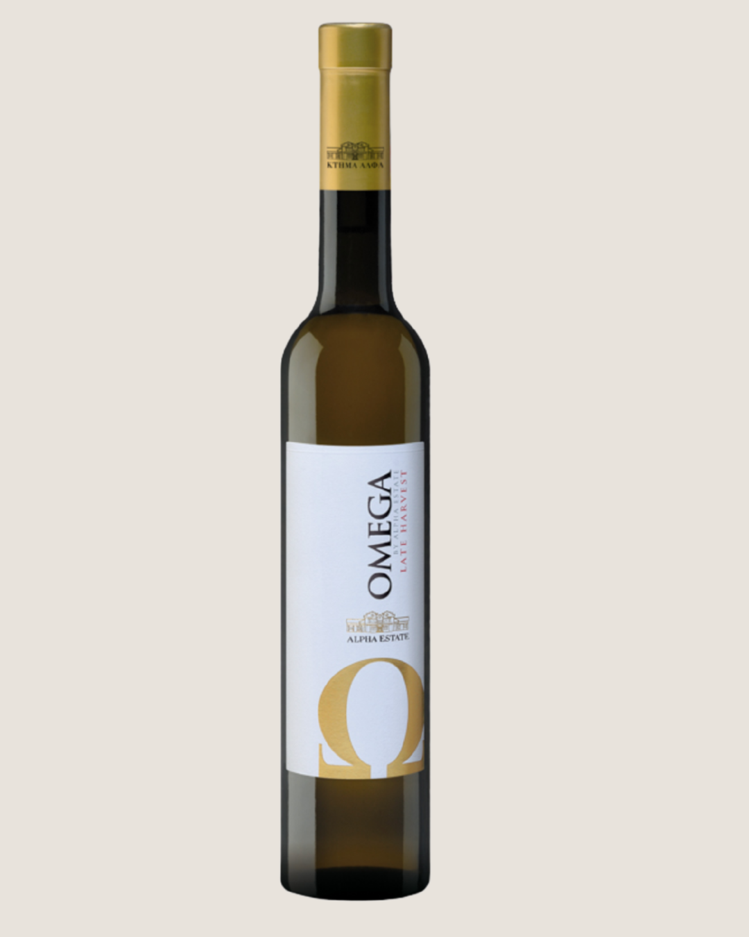 Schlanke Flasche des edelsüßen Weins „Omega“ von Alpha Estate mit goldener Kapsel.