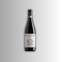 Flasche Brigaldara Amarone della Valpolicella Classico mit cremefarbenem Etikett vor hellem Verlaufshintergrund.