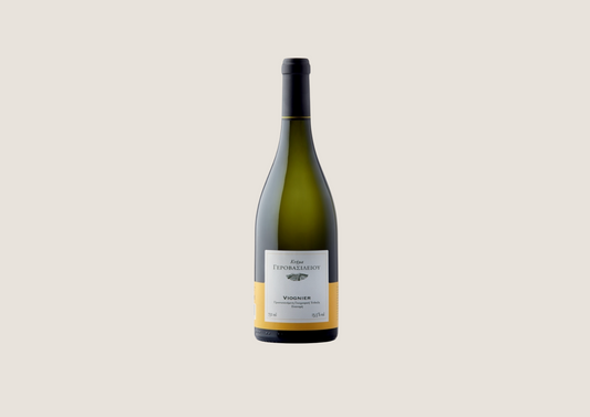 Flasche Gerovassiliou Viognier Weißwein vor hellem Hintergrund.
