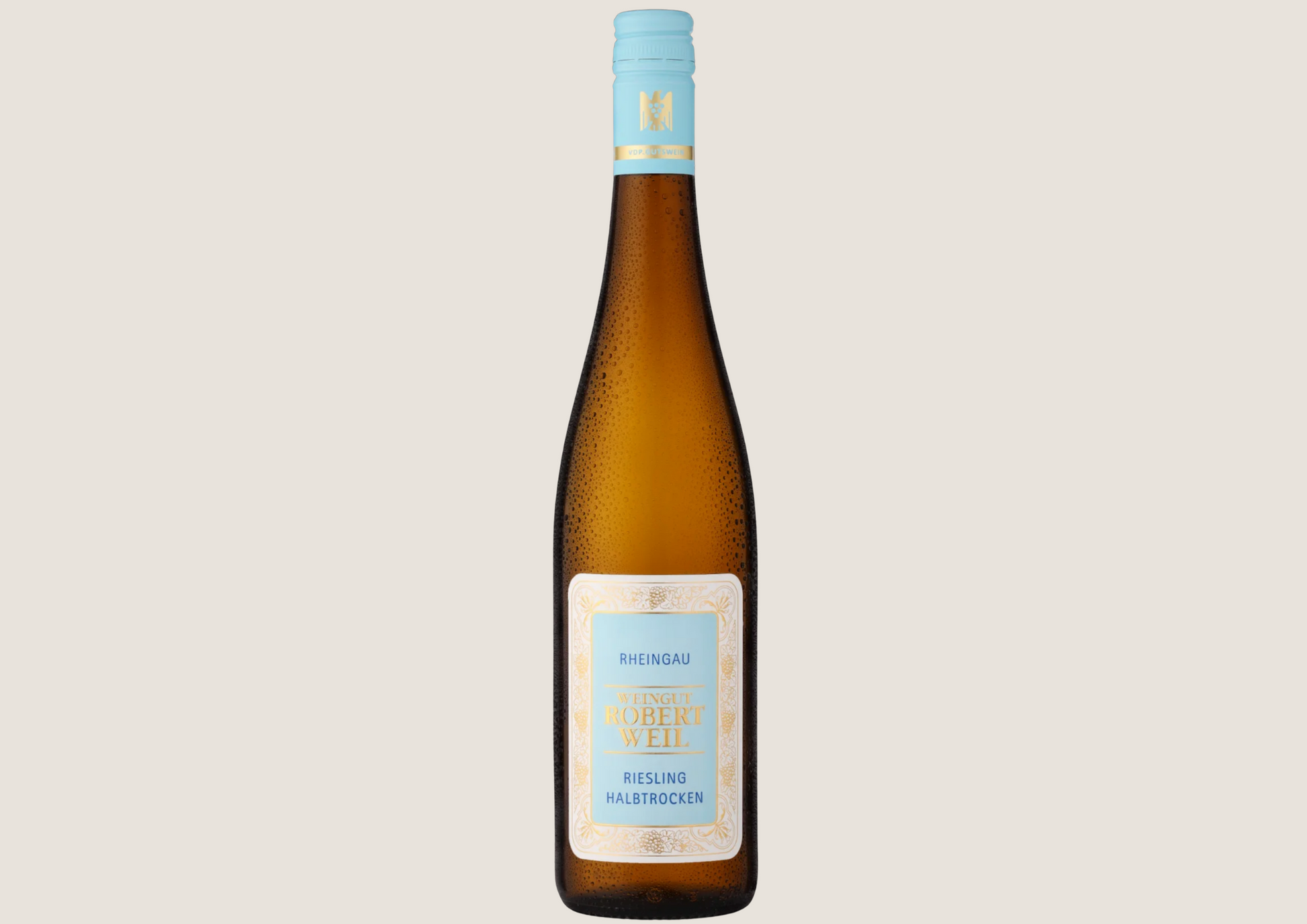 Braune Weinflasche mit blauem Etikett vom Weingut Robert Weil, Riesling Halbtrocken.