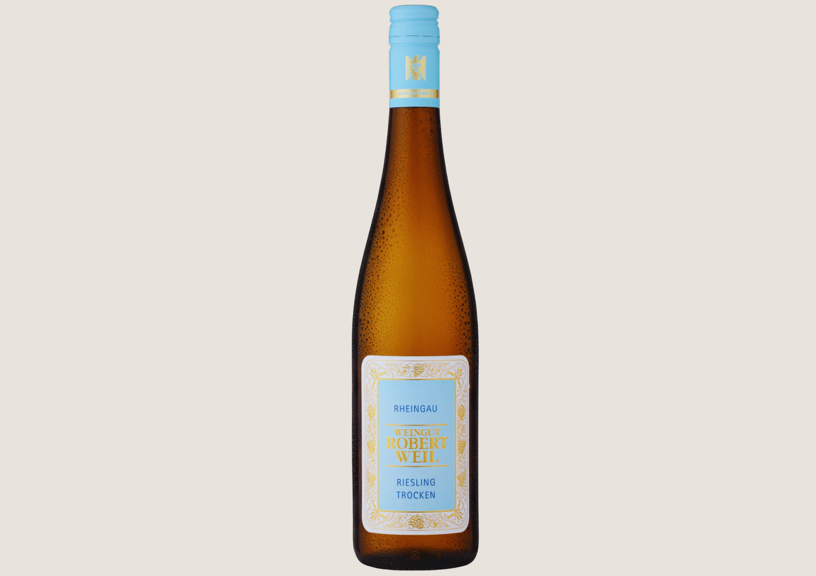 Flasche Riesling Trocken vom Weingut Robert Weil mit blauer Kapsel auf hellem Hintergrund.